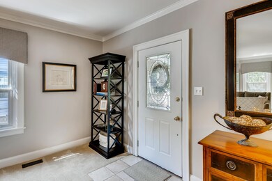 10 Foyer