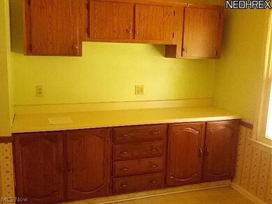 1530 Downing Ct NE, Canton, OH 44714 - photo 6