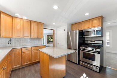 37 Cedar St, Wellesley Hills, MA 02481 - photo 4