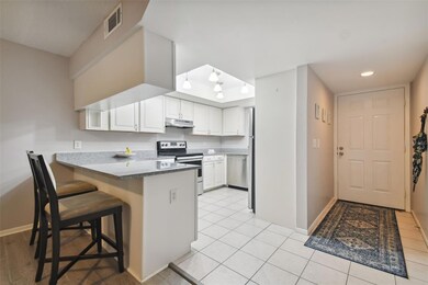 101 Lake Ave NE unit 101, Largo, FL 33771 - photo 2