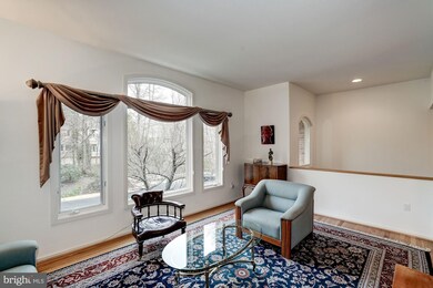 11529 Hemingway Dr, Reston, VA 20194 - photo 2