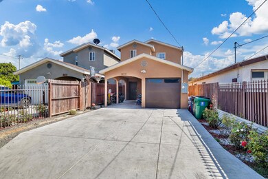 1566 E 117th St, Los Angeles, CA 90059 - photo 2