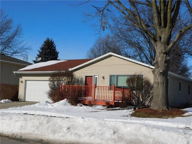 2422 N 4th Ave E, Newton, IA 50208 - photo 2