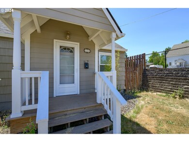 226 SW Madison St, Sheridan, OR 97378 - photo 3