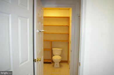 270 N Washington St unit APARTMENT B, Berkeley Springs, WV 25411 - photo 2