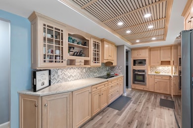 414 N Hillcrest Ct-5