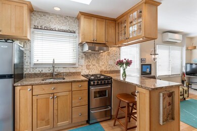 05_21AFranklin_Unit3_5_Kitchen_Custom_Re