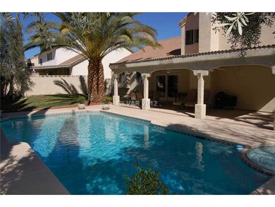 Swimming Pool/Hot Tub/Sauna.