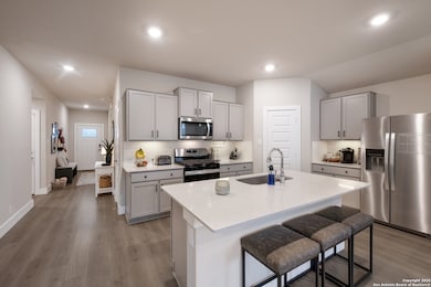 5609 Jewel Curve, San Antonio, TX 78266 - photo 7