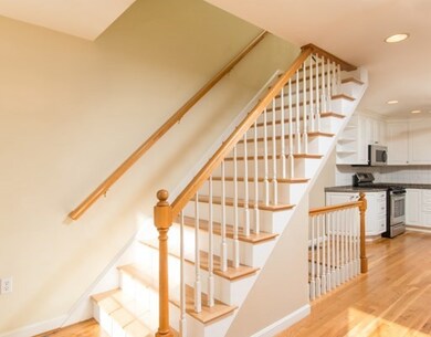 600 Trapelo Rd unit 12, Waltham, MA 02452 - photo 4