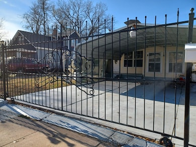 1841 N Burns Ave, Wichita, KS 67203 - photo 3