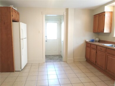 unlisted-address, Allentown, PA 18102 - photo 4