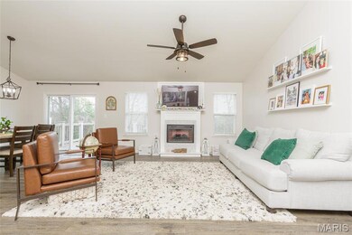 123 Keystone Ridge Dr, O Fallon, MO 63366 - photo 4