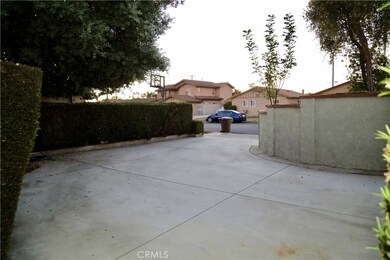 Large spacious driveway.