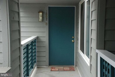 1502 Summerchase Ct unit B, Reston, VA 20194 - photo 4