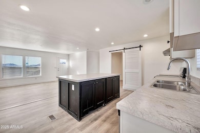 53798 W Footprints-12