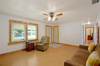 612 Greenway Dr, Hurst, TX 76053 - photo 5