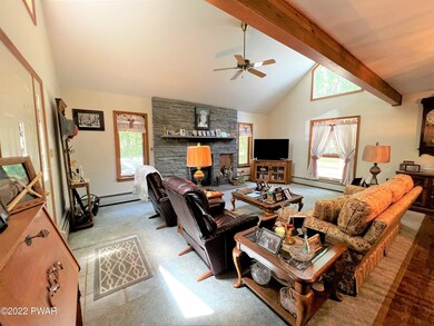 802 Kinglet Ct, Lords Valley, PA 18428 - photo 3