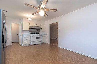 5170 Meadowcrest Cir, Memphis, TN 38117 - photo 6