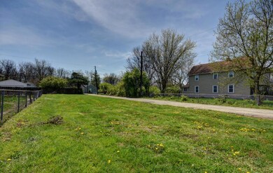 611 Lock Avenue (2)