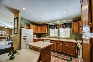 Kitchen (2)