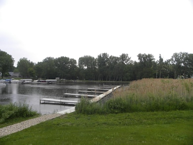 8300 Reva Bay Ln unit SLIP4, Fox Lake, IL 60020 - photo 4