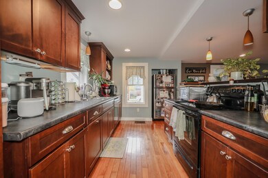 27 Monroe St, Concord, NH 03301 - photo 6