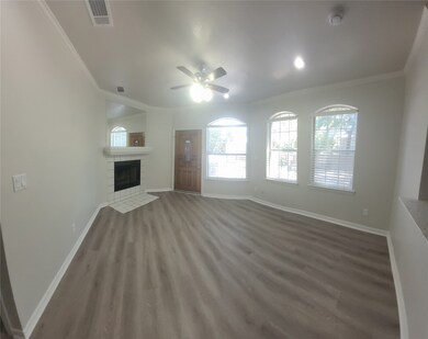 1501 Cedar Elm Dr unit 105, Euless, TX 76039 - photo 3