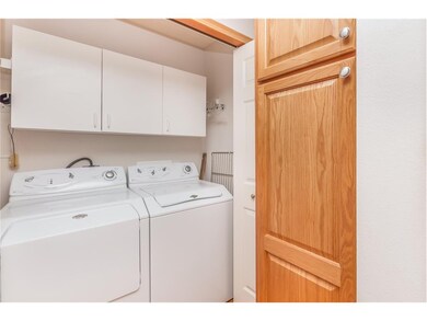 Laundry - washer/dryer stay