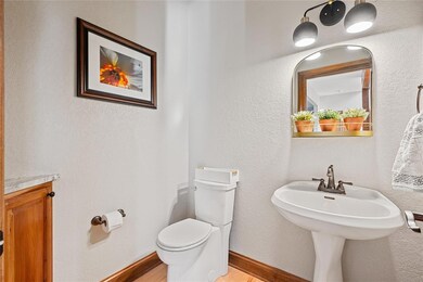 15805 Maple Dr, Urbandale, IA 50323 - photo 5