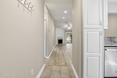 96 Mathews Dr unit 213, Hilton Head Island, SC 29926 - photo 5