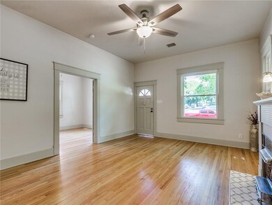 211 N Ash St, Guthrie, OK 73044 - photo 4