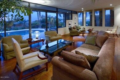 Living area with Walls of Window