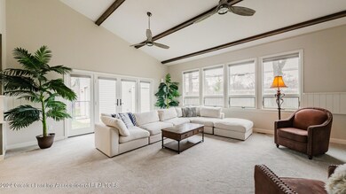 1637GREEENCREST17B