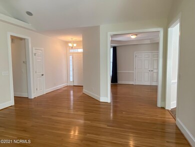 Lr to foyer