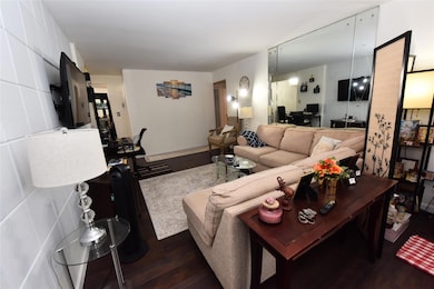 87-30 204th St unit B48, Hollis, NY 11423 - photo 7