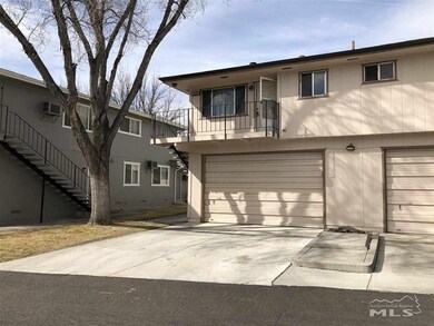 682 Pine Meadows Dr unit 4, Sparks, NV 89431 - photo 2