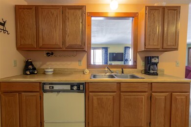 44 Church St unit 8, Lincoln, NH 03251 - photo 4