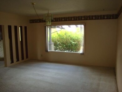 04-DiningRoom