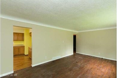 2401 E 23rd St, Des Moines, IA 50317 - photo 3