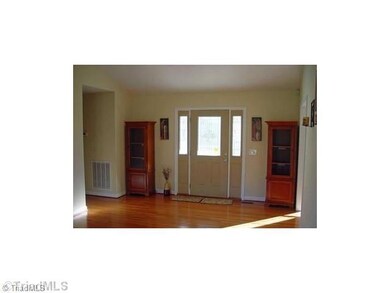 2506 Glade Rd, Asheboro, NC 27205 - photo 4