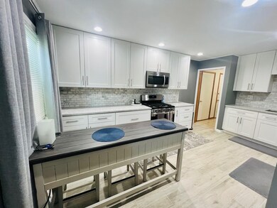 2S547 Continental Dr, Warrenville, IL 60555 - photo 5