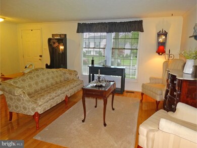 422 Centennial Dr, Morrisville, PA 19067 - photo 3