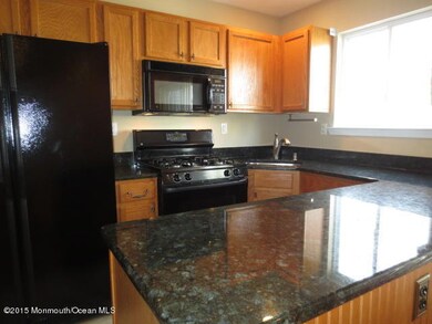 Kitchen (2).JPG