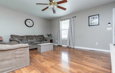 229 Misty Brooke Dr, Mount Washington, KY 40047 - photo 4