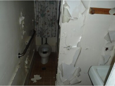 85 Pleasant St, Concord, NH 03301 - photo 7