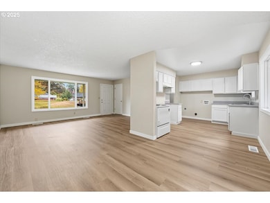 741 SE 36th Ave, Hillsboro, OR 97123 - photo 5