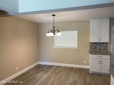 8943 Macarthur Ct S, Jacksonville, FL 32216 - photo 5