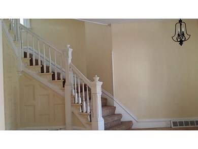 Entry/Foyer.