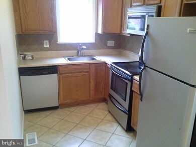 8238 Wycliffe Ct, Manassas, VA 20109 - photo 6